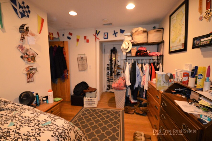 Apt 1 - 1803 Beacon St