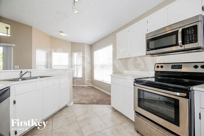 Building Photo - 1830 Lakepoint Dr