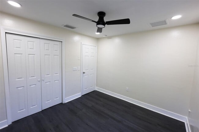 Building Photo - 1500 Laurel Cir
