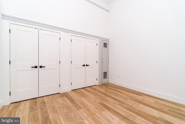 Building Photo - 2700 E Auburn St