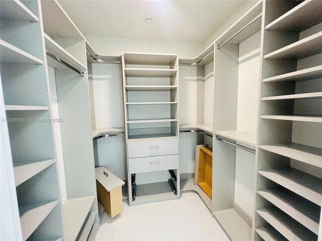 Building Photo - 851 NE 1st Ave