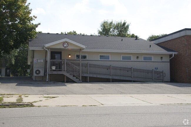Building Photo - Riverview Manor