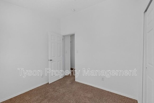 Building Photo - 2824 Merlot Dr SW