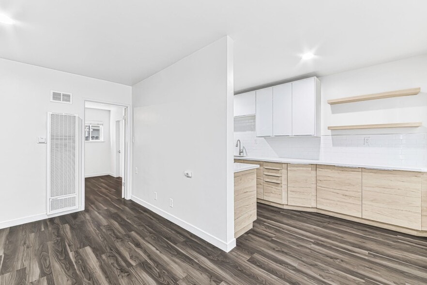 Building Photo - 4308 E 4th St