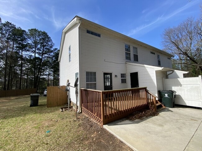 Building Photo - 505 Avent Ferry Rd