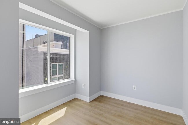 Building Photo - 1511 W Flora St