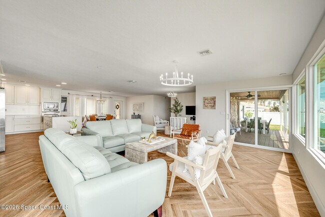 Building Photo - 1110 S Banana River Dr