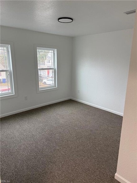 Building Photo - 1440 Lasalle Ave