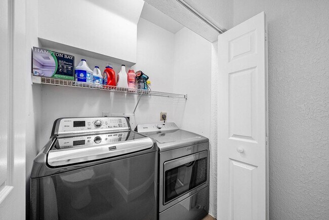 Building Photo - 5855 NW 42nd Way