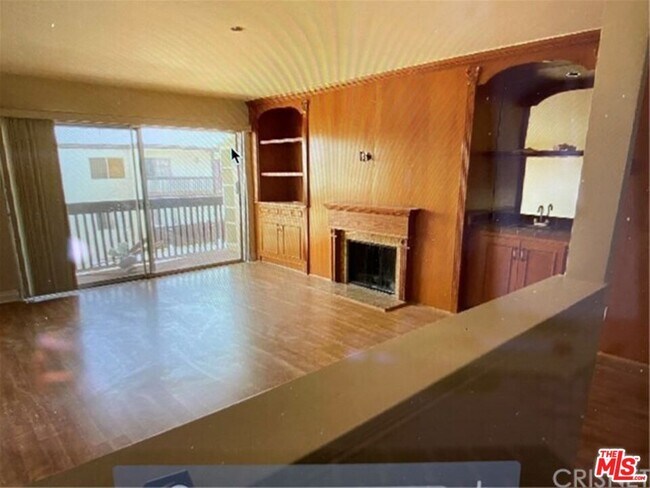 Building Photo - 5334 Lindley Ave