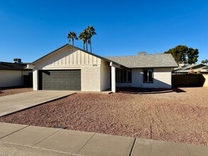 Building Photo - Newly Renovated 3 bedroom 2 bathroom House In Tempe. Private Pool With Pool Service Included