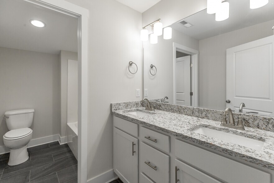 Building Photo - 4659 Heiskell Dr