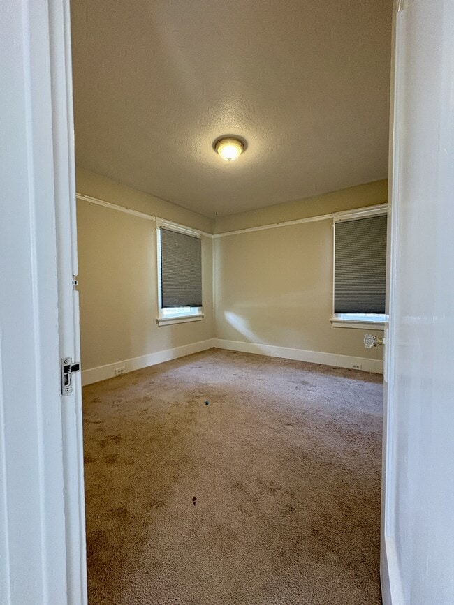 Building Photo - 1122 Channing Ave