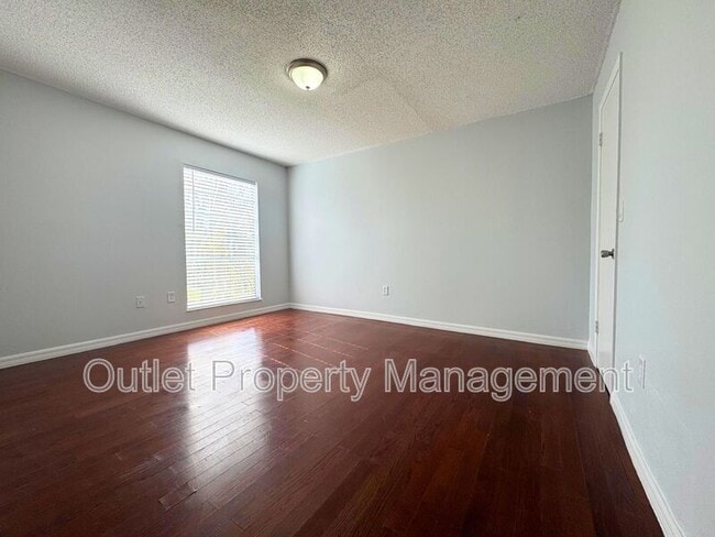 Building Photo - 1742 Potomac Ct