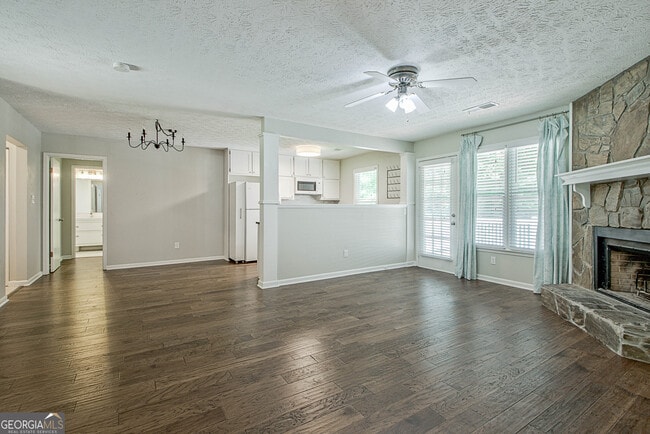 Building Photo - 413 Deergrass Trail