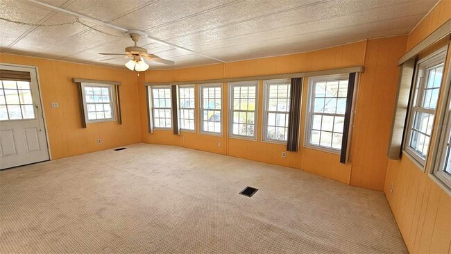 Building Photo - 1240 Seagull Dr