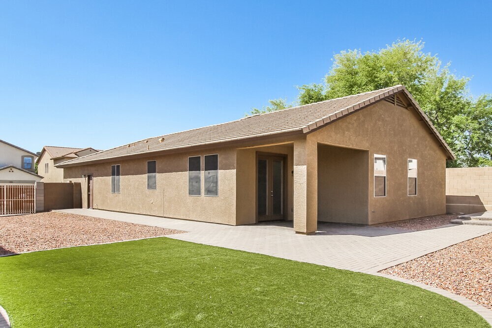 Building Photo - 11838 W Foothill Dr