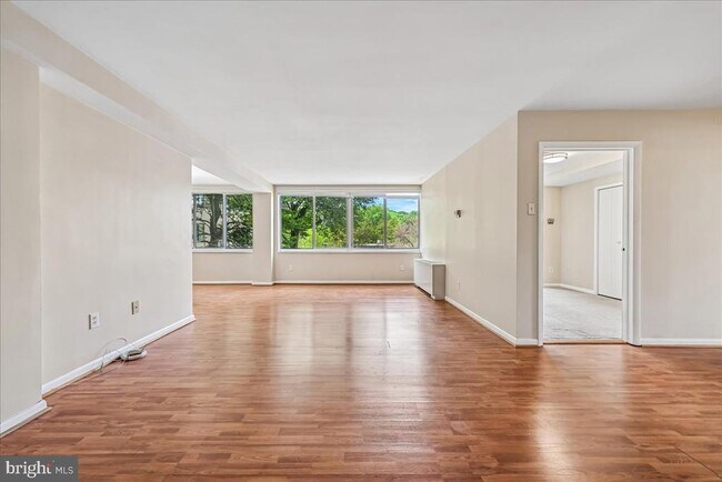 Building Photo - 6631 Wakefield Dr