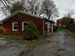 Building Photo - 378 Pineview Dr