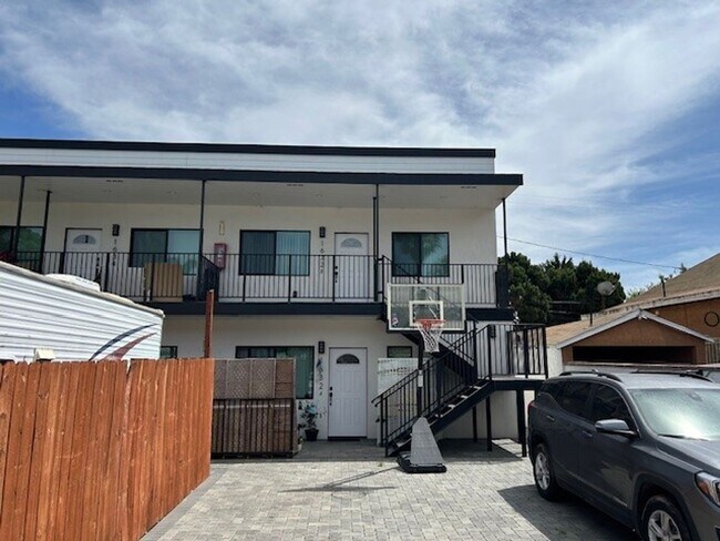 Building Photo - 1634 Junipero Ave