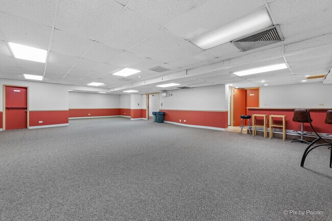 Building Photo - 300 S Roselle Rd