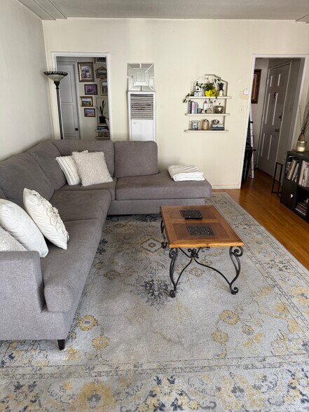 Living Room - 346 N Curson Ave