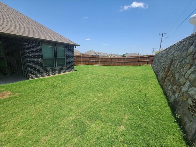 Building Photo - 525 Hillcrest Cir