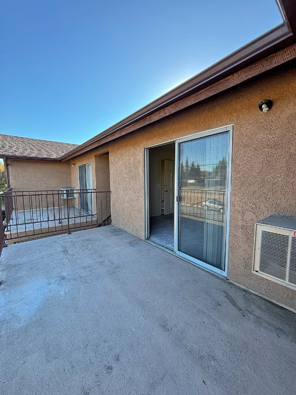 Building Photo - 126 W Electric Ave