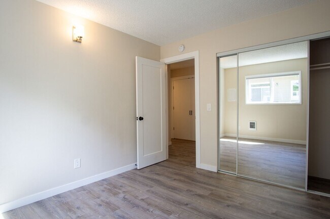 Building Photo - Spacious 2 Bedroom with Stylish Updates + A/C, W/D, D/W!