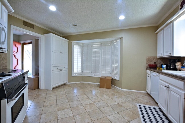 Building Photo - 3307 74th St