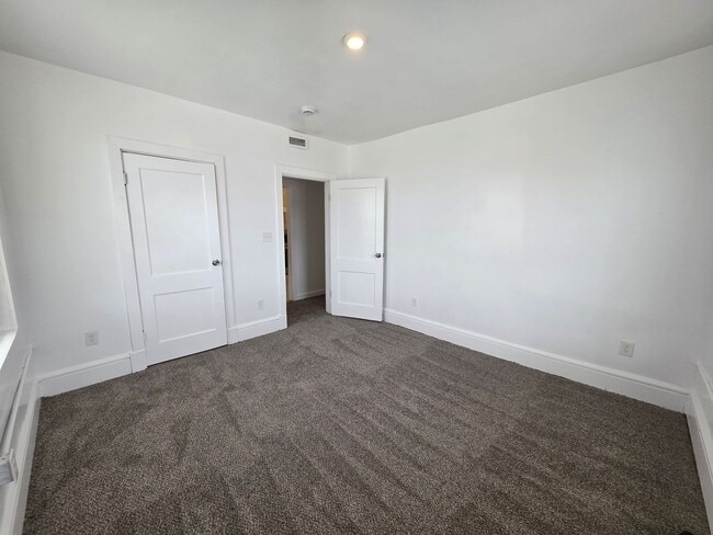Building Photo - 609 Fremont Ave