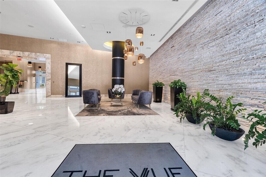 Building Photo - 1250 S Miami Ave
