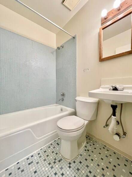 Building Photo - 12746 35th Ave NE