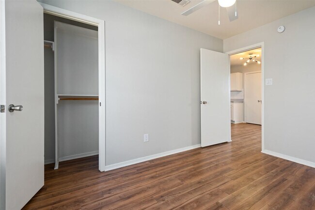 Building Photo - 1204 Hillyer St