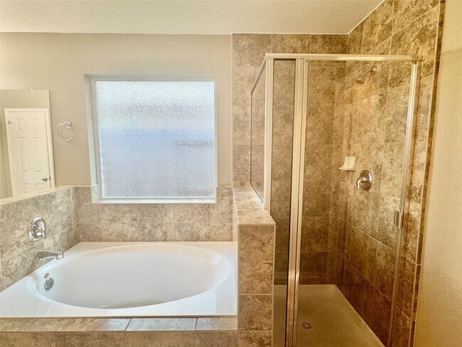 Building Photo - 1205 Quarterhorse Dr