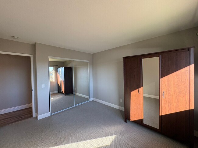 Building Photo - Beautiful 4B/3BA Home in Encinitas!