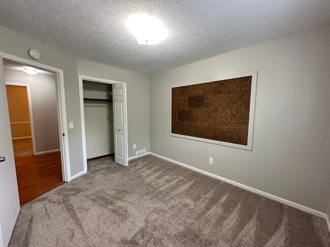 Building Photo - Single Family Home in Alto!