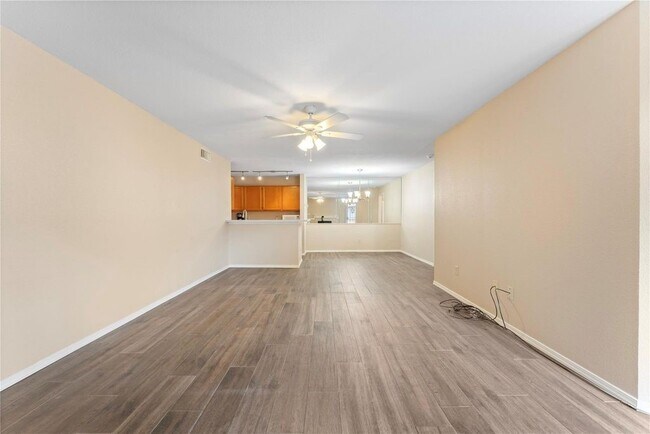 Building Photo - 10871 Braes Bend Dr