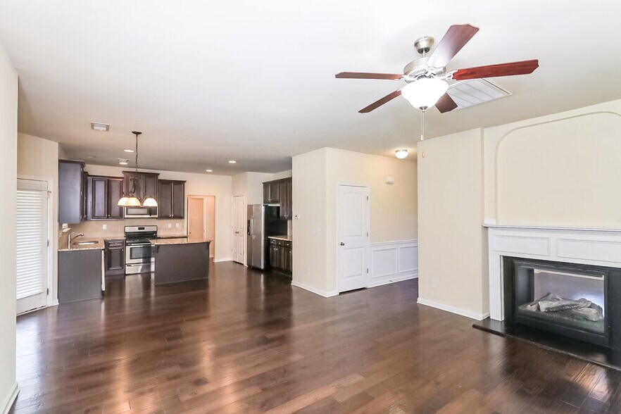 Building Photo - 4710 Cabrini Pl