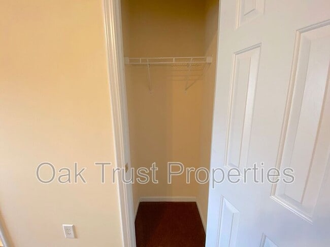 Building Photo - 119 Speer St