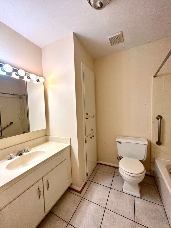 Building Photo - 3BR 2BA House in South River Oaks