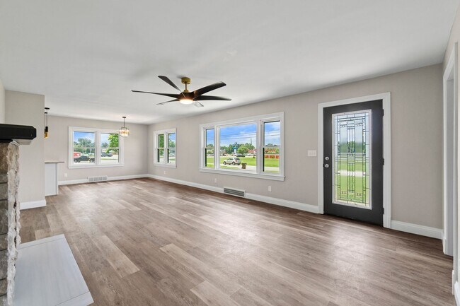 Building Photo - For Sale or Rent – Fully Renovated Stone R...