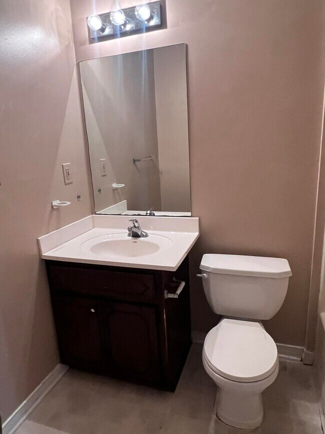 Building Photo - 345 John King Rd