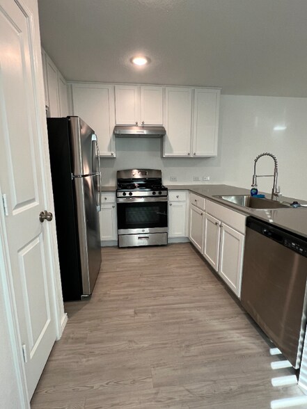 Building Photo - 8615 Astral Pl