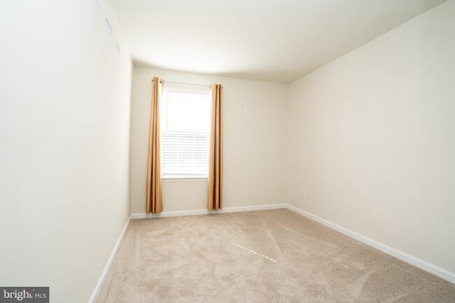 Building Photo - 172 Mazzeo Dr