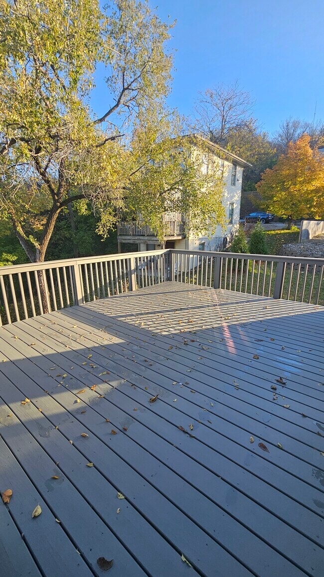 Building Photo - 635 Kress Aly