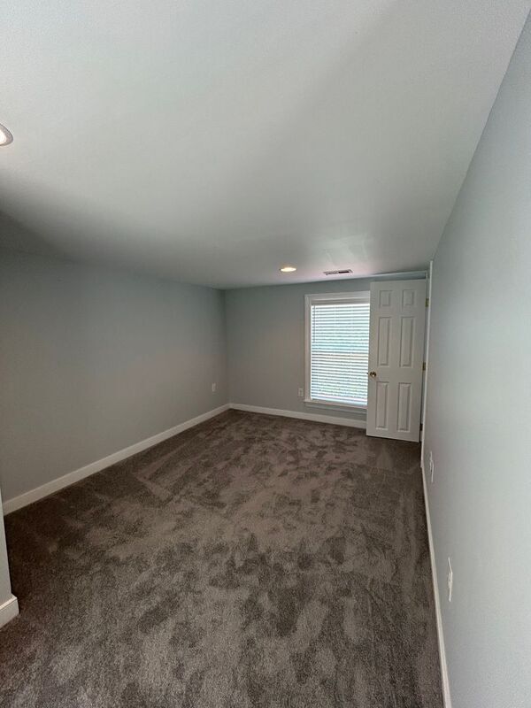 Building Photo - 11200 New Town Rd