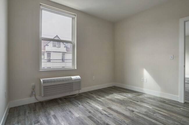 Building Photo - 140 Avenue B