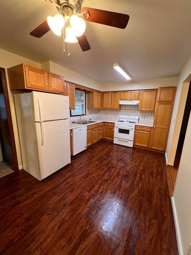 Building Photo - 3808 Cumberland