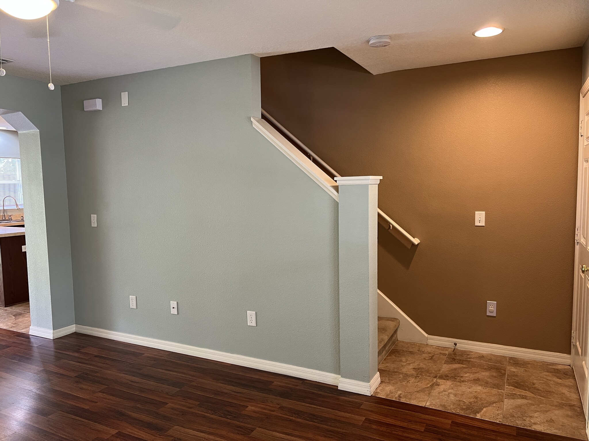 Building Photo - 170 Sawtooth Dr